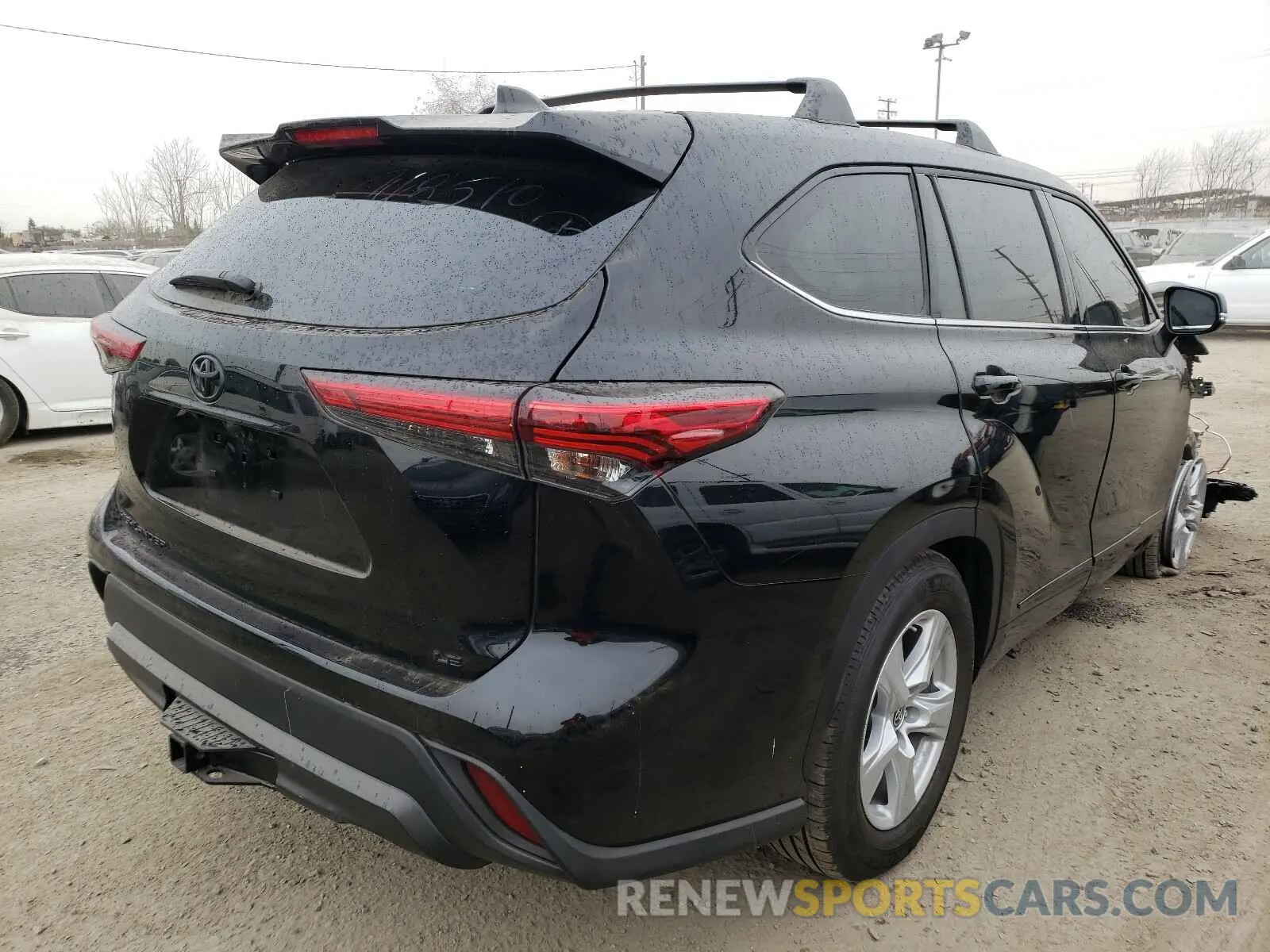 4 Photograph of a damaged car 5TDZZRAH2LS513841 TOYOTA HIGHLANDER 2020