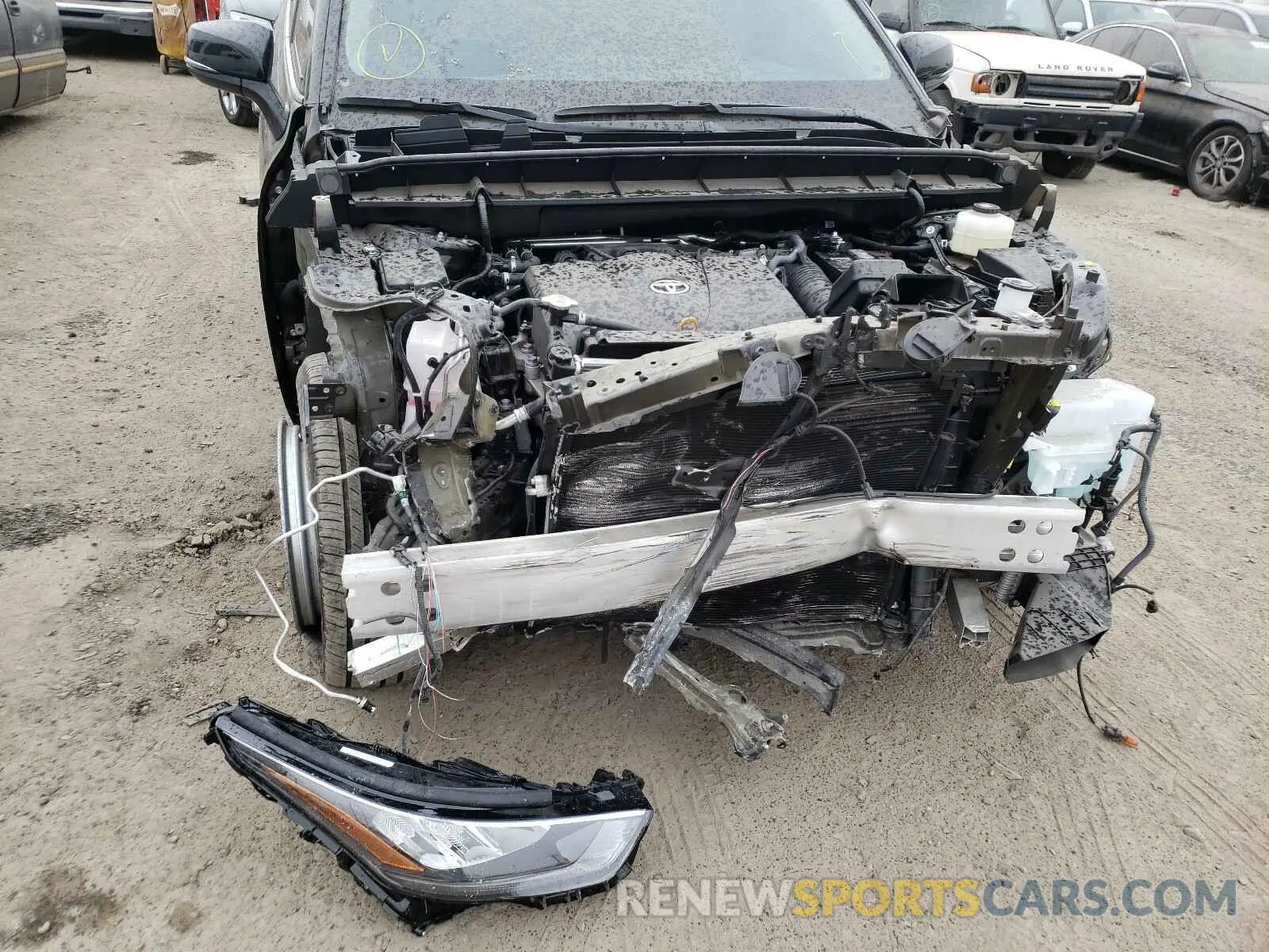 9 Photograph of a damaged car 5TDZZRAH2LS513841 TOYOTA HIGHLANDER 2020