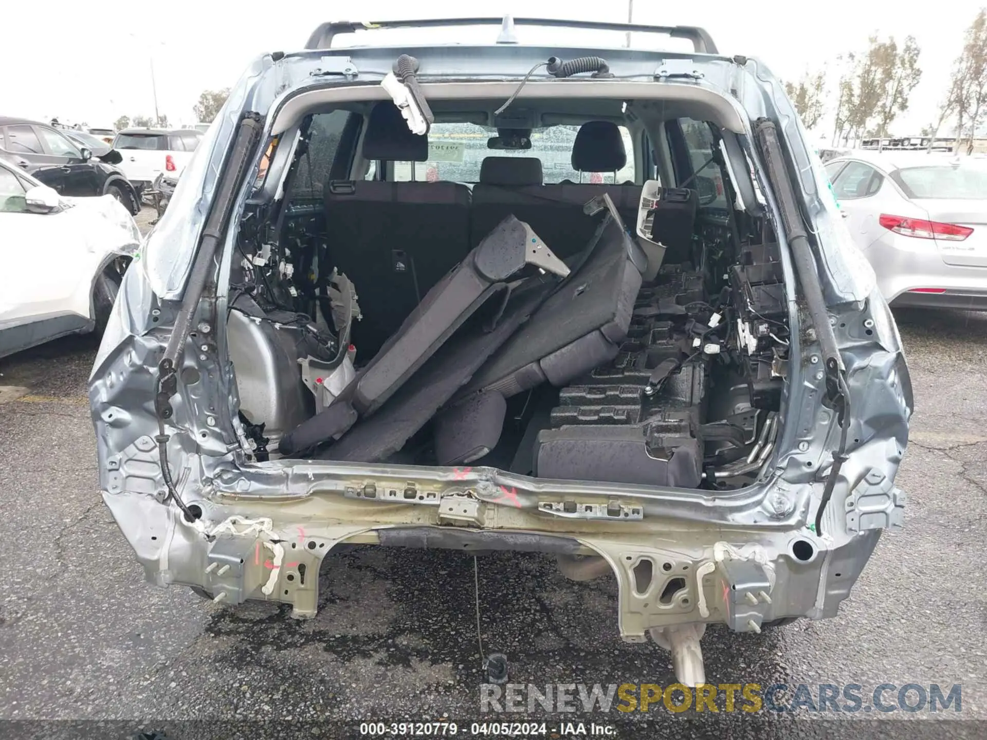 6 Photograph of a damaged car 5TDZZRAH7LS022794 TOYOTA HIGHLANDER 2020