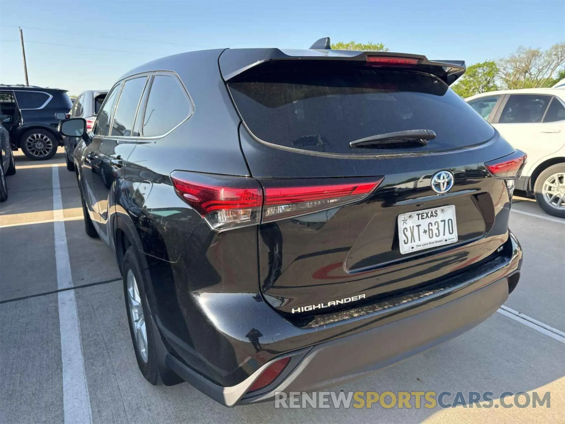 11 Photograph of a damaged car 5TDBBRCH2MS528165 TOYOTA HIGHLANDER 2021