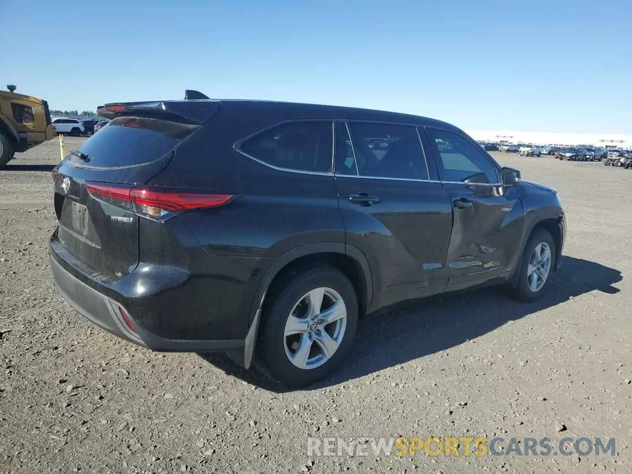 3 Photograph of a damaged car 5TDBBRCH4MS523629 TOYOTA HIGHLANDER 2021