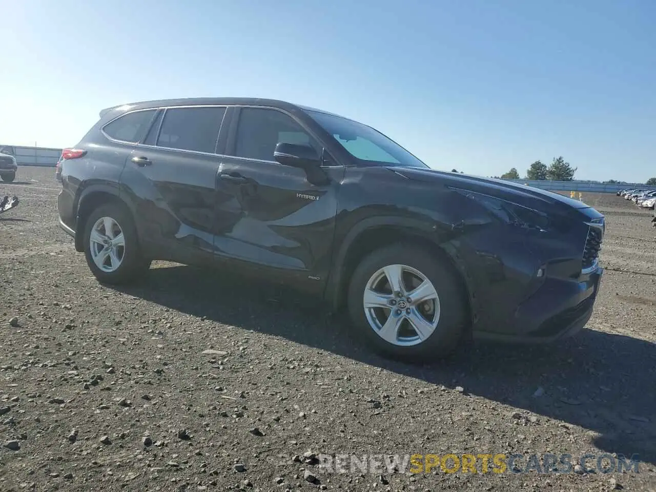 4 Photograph of a damaged car 5TDBBRCH4MS523629 TOYOTA HIGHLANDER 2021