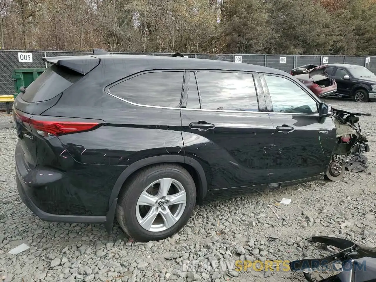 3 Photograph of a damaged car 5TDBBRCH7MS518229 TOYOTA HIGHLANDER 2021
