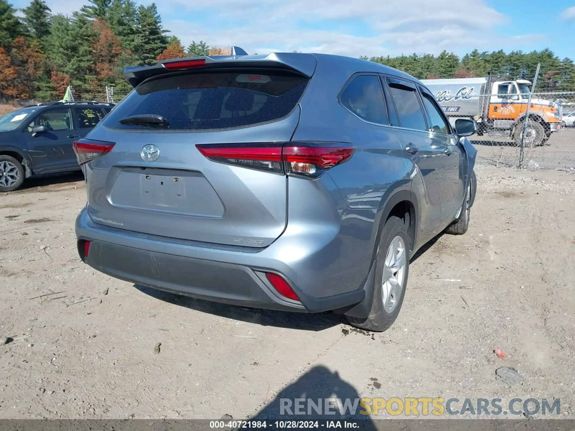 4 Photograph of a damaged car 5TDBZRBH5MS058114 TOYOTA HIGHLANDER 2021