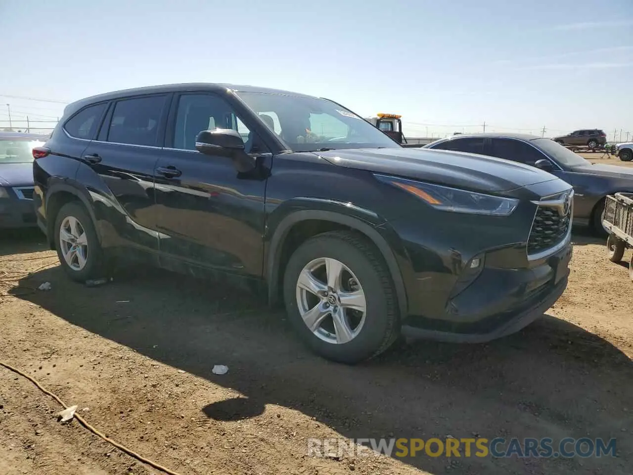 4 Photograph of a damaged car 5TDBZRBH6MS108986 TOYOTA HIGHLANDER 2021
