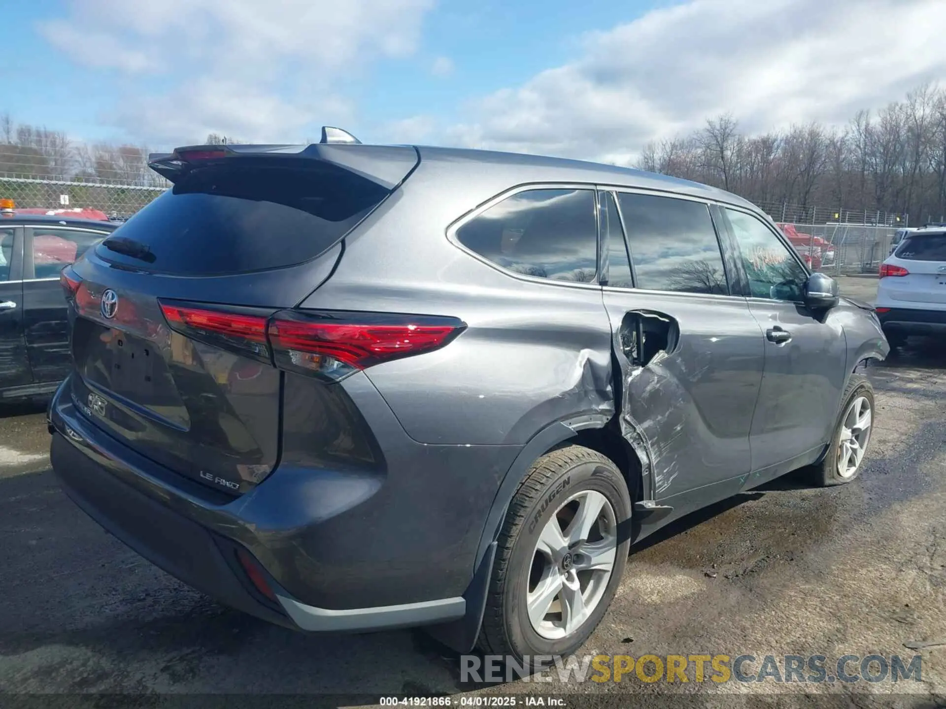 4 Photograph of a damaged car 5TDBZRBH7MS543967 TOYOTA HIGHLANDER 2021