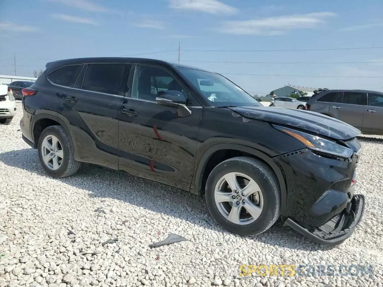 4 Photograph of a damaged car 5TDCZRAH3MS076472 TOYOTA HIGHLANDER 2021