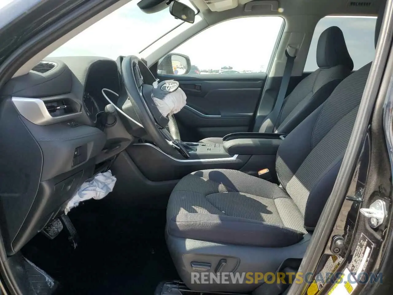 7 Photograph of a damaged car 5TDCZRAH3MS076472 TOYOTA HIGHLANDER 2021