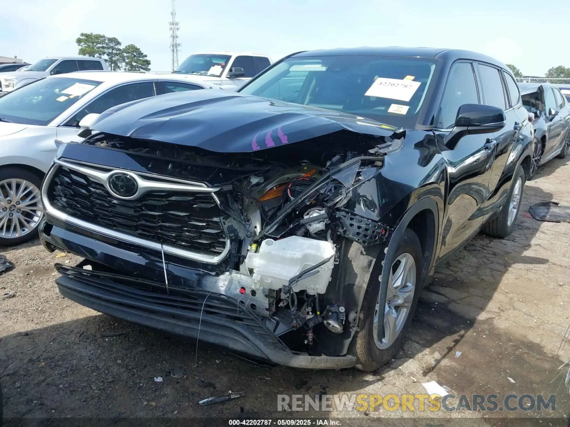 2 Photograph of a damaged car 5TDCZRAH6MS033499 TOYOTA HIGHLANDER 2021