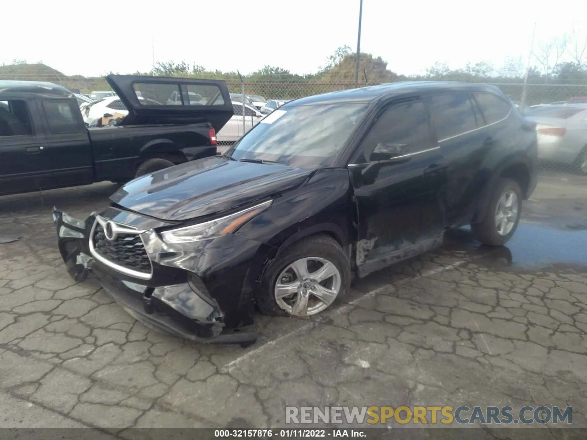 2 Photograph of a damaged car 5TDCZRAH6MS067359 TOYOTA HIGHLANDER 2021