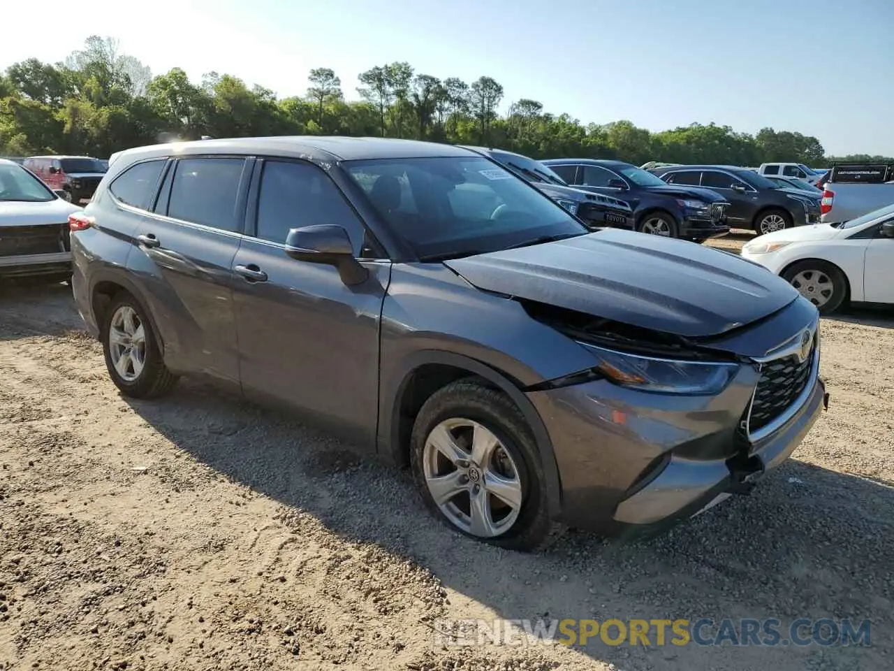 4 Photograph of a damaged car 5TDCZRAH7MS534966 TOYOTA HIGHLANDER 2021