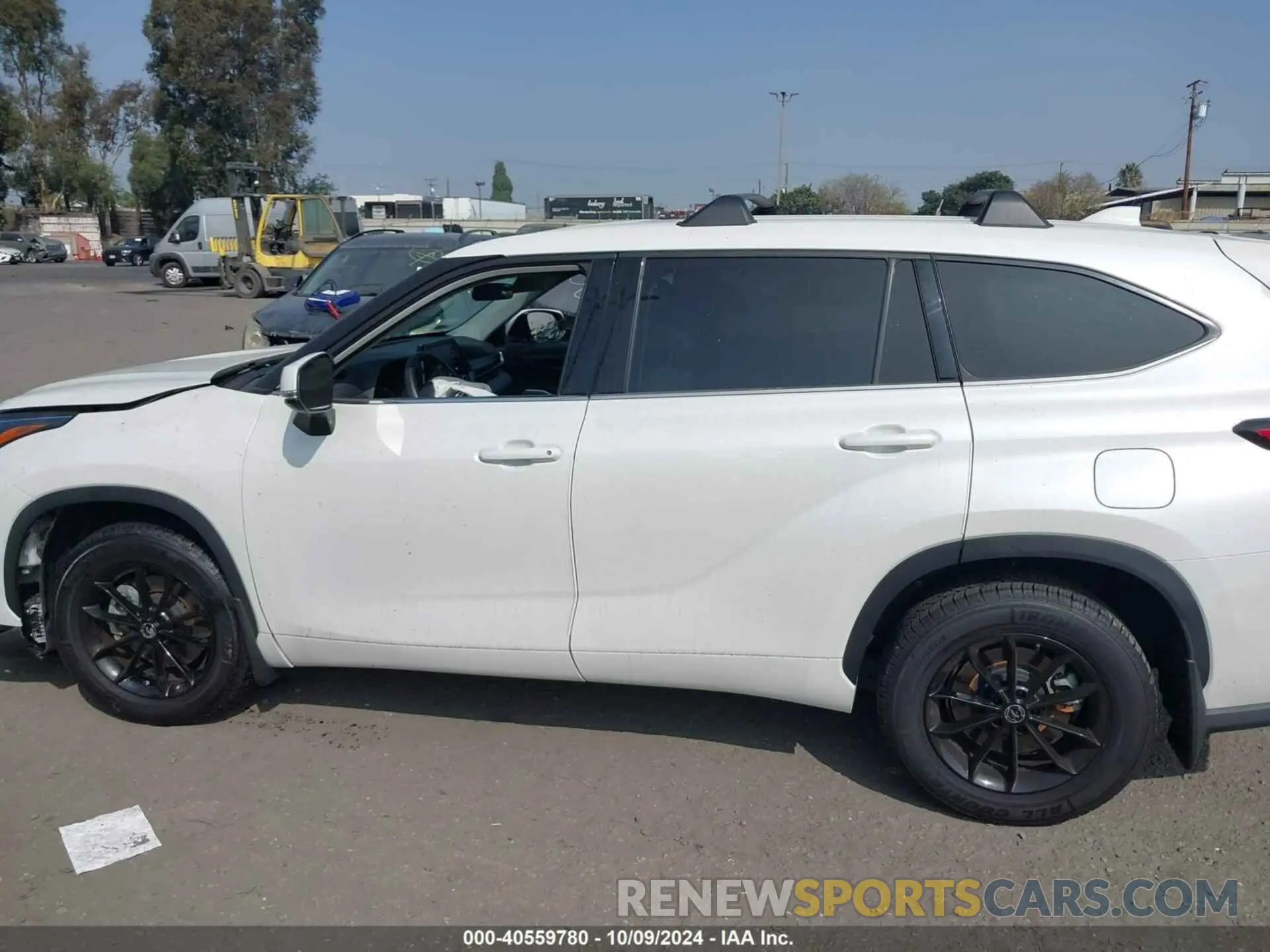 15 Photograph of a damaged car 5TDCZRAH8MS078511 TOYOTA HIGHLANDER 2021