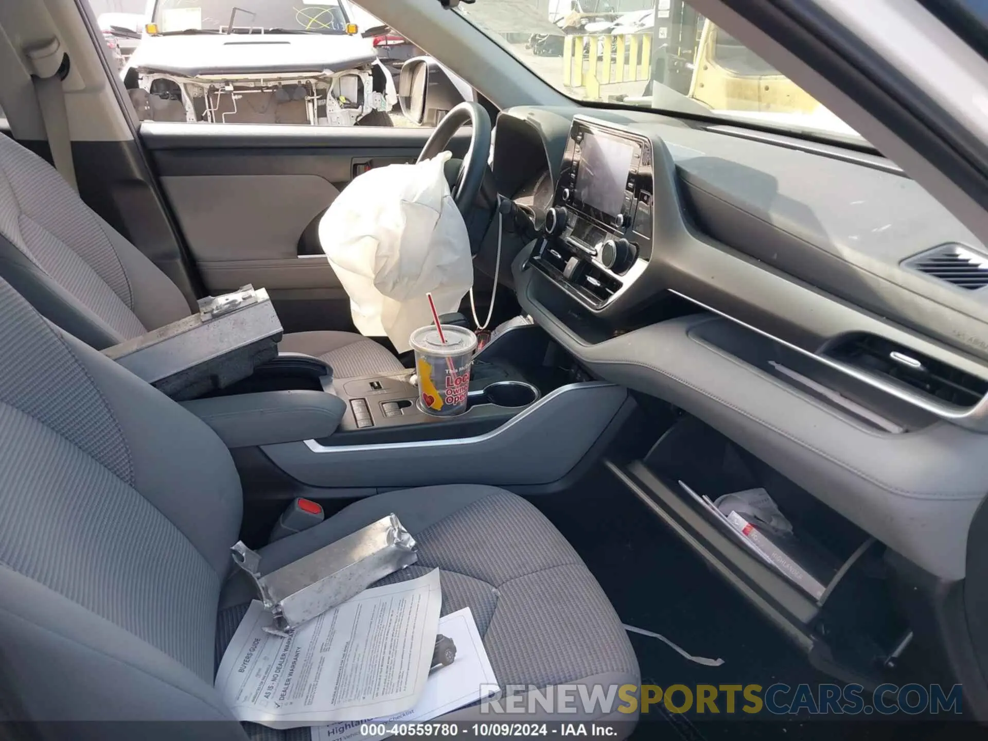 5 Photograph of a damaged car 5TDCZRAH8MS078511 TOYOTA HIGHLANDER 2021