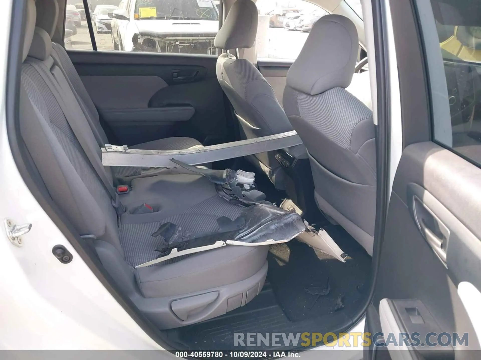 8 Photograph of a damaged car 5TDCZRAH8MS078511 TOYOTA HIGHLANDER 2021