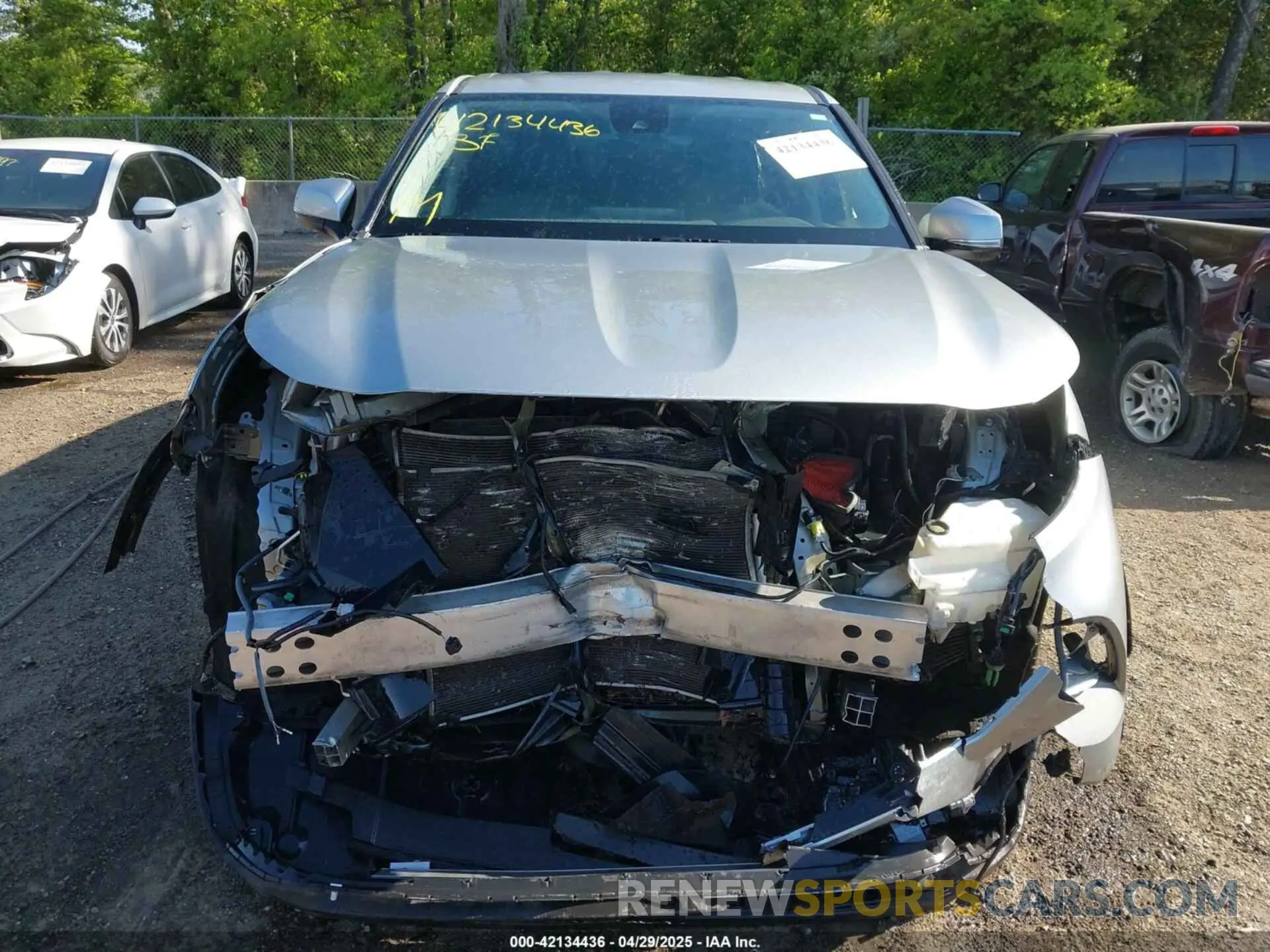 12 Photograph of a damaged car 5TDCZRBH1MS125621 TOYOTA HIGHLANDER 2021