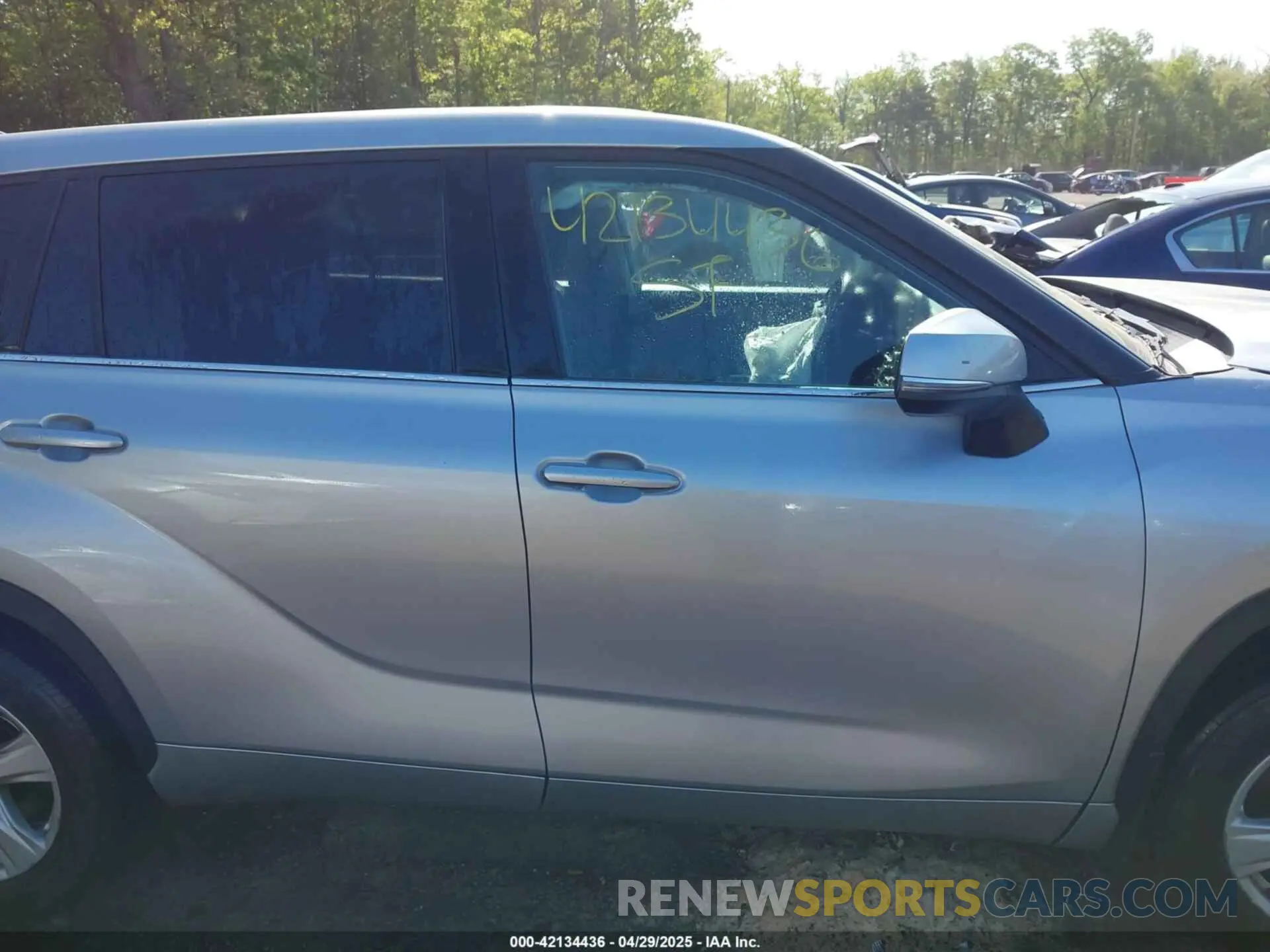 13 Photograph of a damaged car 5TDCZRBH1MS125621 TOYOTA HIGHLANDER 2021