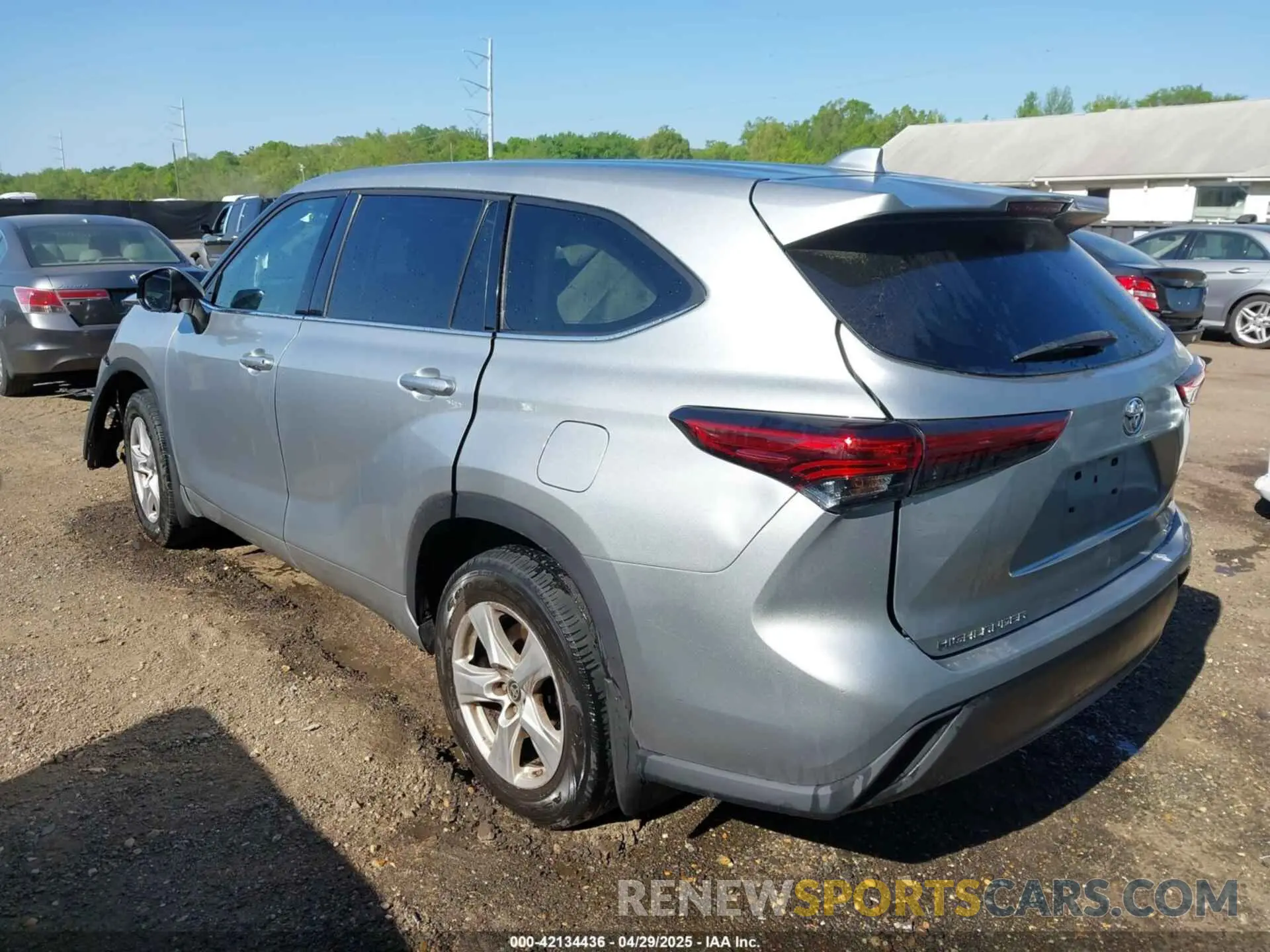 3 Photograph of a damaged car 5TDCZRBH1MS125621 TOYOTA HIGHLANDER 2021