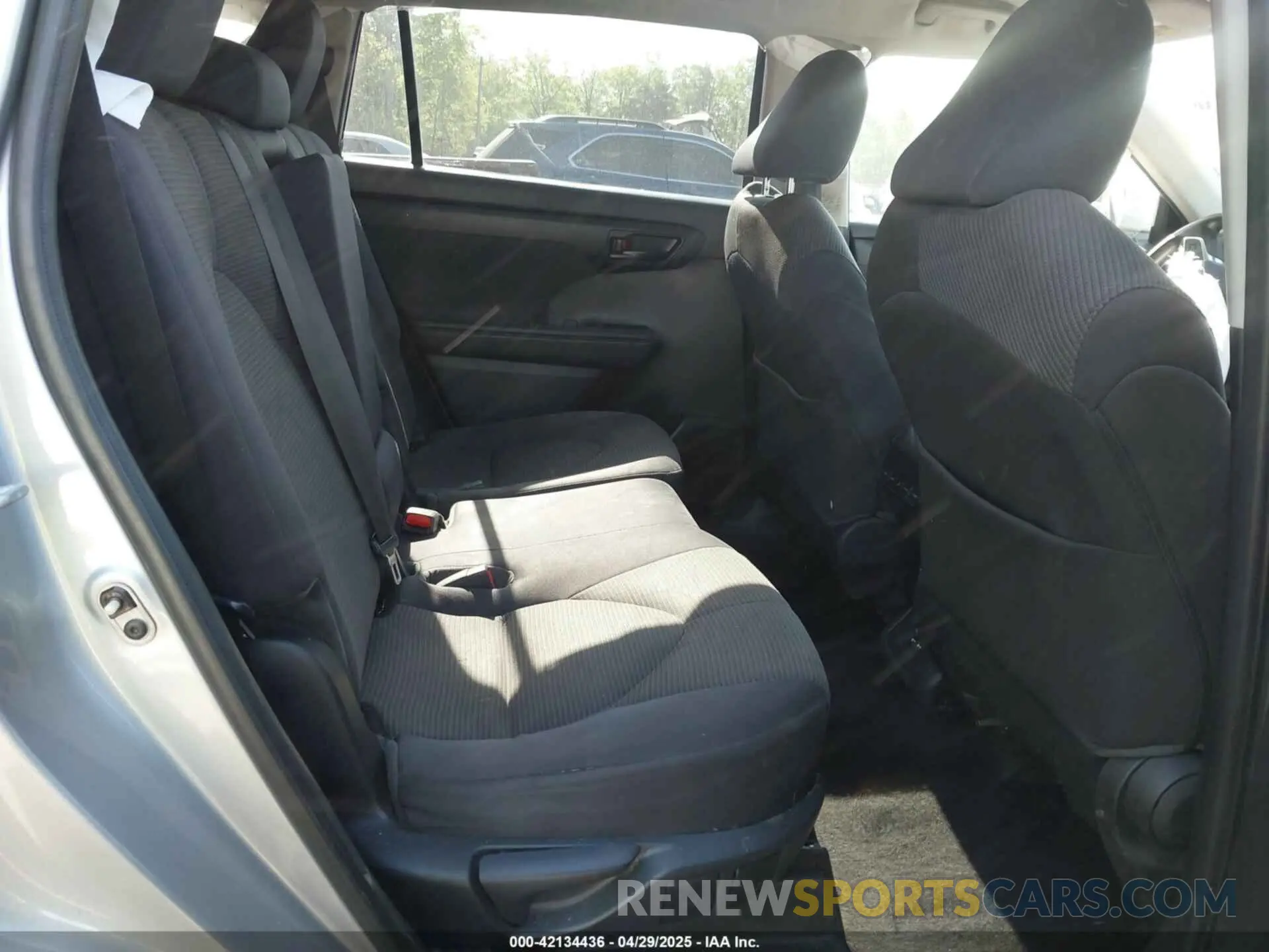 8 Photograph of a damaged car 5TDCZRBH1MS125621 TOYOTA HIGHLANDER 2021