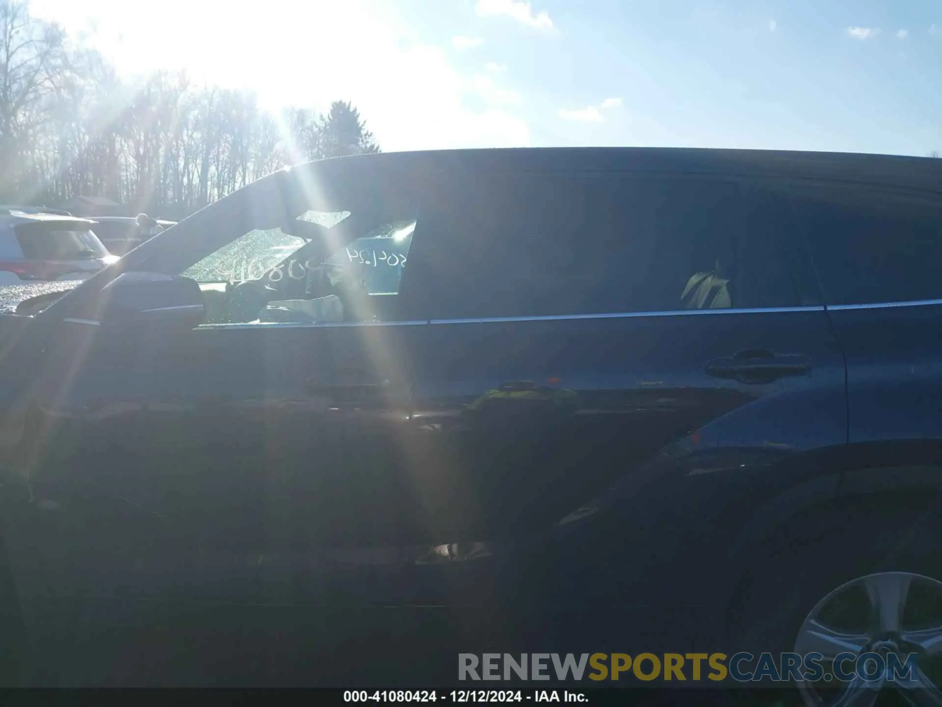 14 Photograph of a damaged car 5TDCZRBHXMS558189 TOYOTA HIGHLANDER 2021