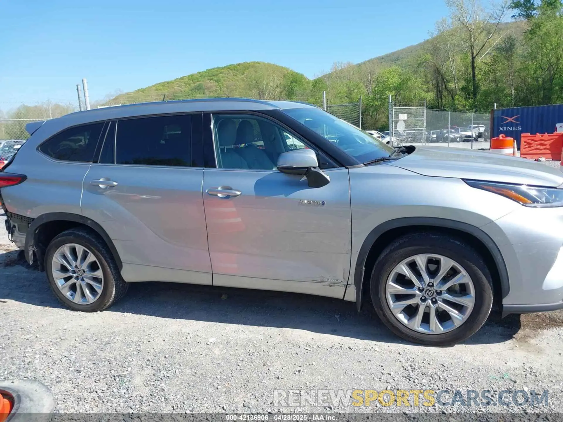 13 Photograph of a damaged car 5TDDBRCH4MS018716 TOYOTA HIGHLANDER 2021