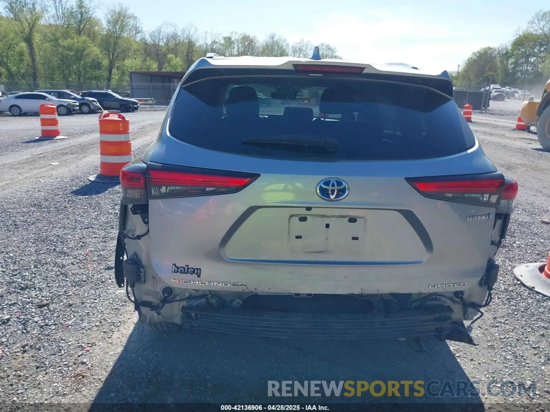 16 Photograph of a damaged car 5TDDBRCH4MS018716 TOYOTA HIGHLANDER 2021