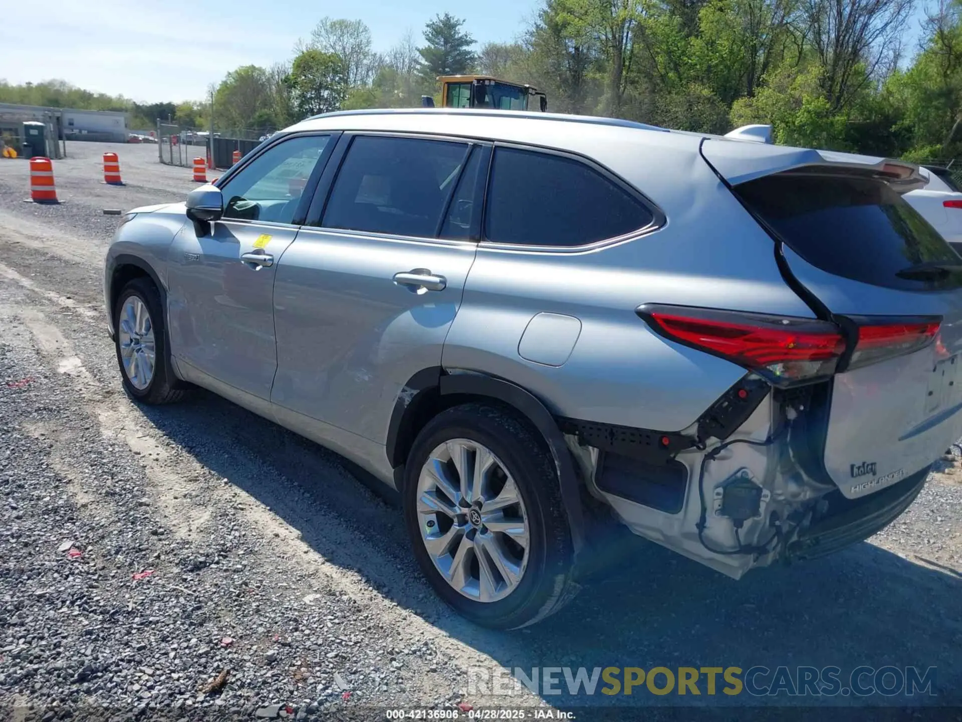 3 Photograph of a damaged car 5TDDBRCH4MS018716 TOYOTA HIGHLANDER 2021