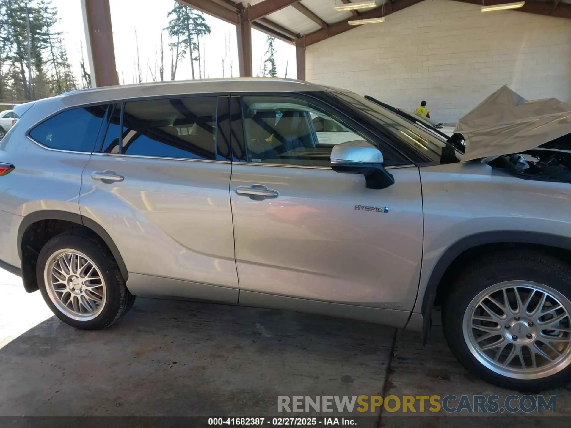 13 Photograph of a damaged car 5TDDBRCH4MS522277 TOYOTA HIGHLANDER 2021