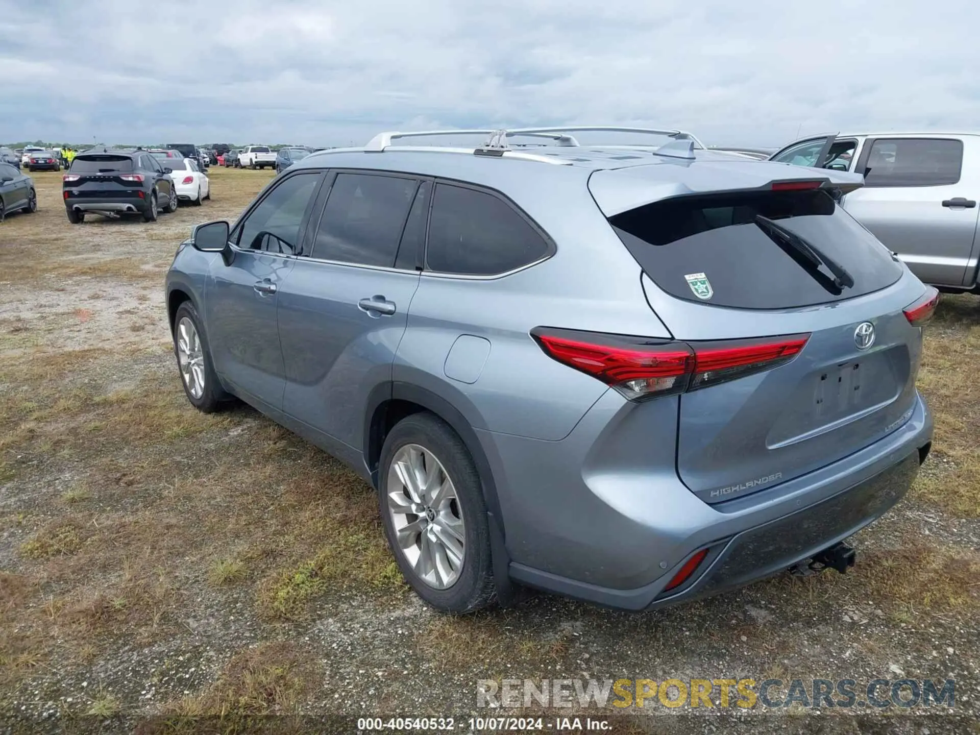 3 Photograph of a damaged car 5TDDZRBH5MS082101 TOYOTA HIGHLANDER 2021
