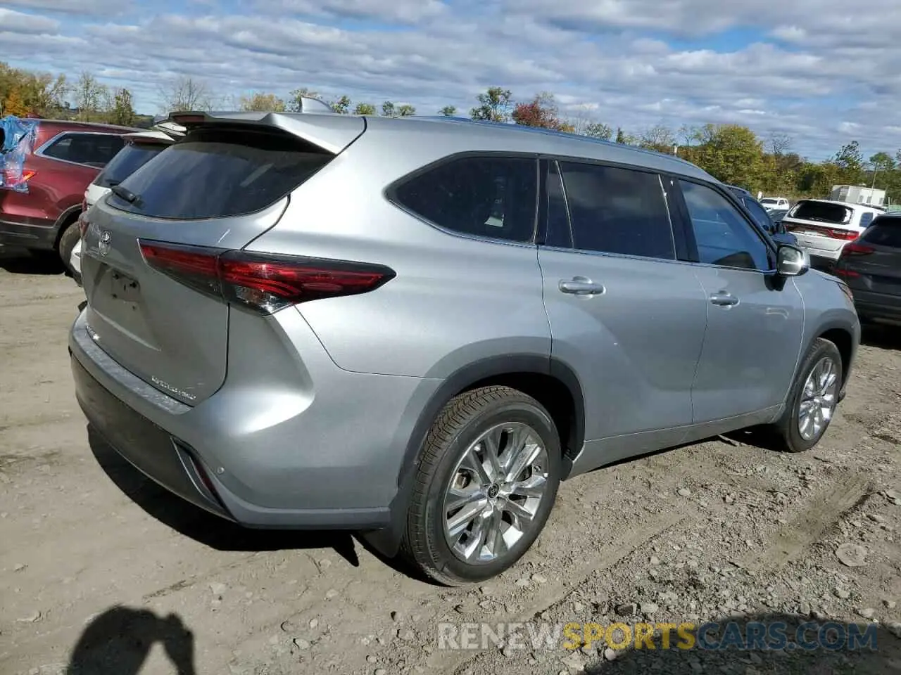 3 Photograph of a damaged car 5TDDZRBH5MS119017 TOYOTA HIGHLANDER 2021