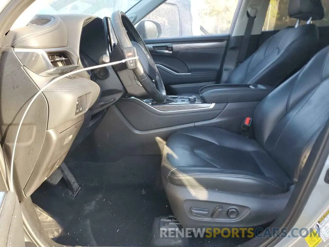 7 Photograph of a damaged car 5TDDZRBH5MS119017 TOYOTA HIGHLANDER 2021