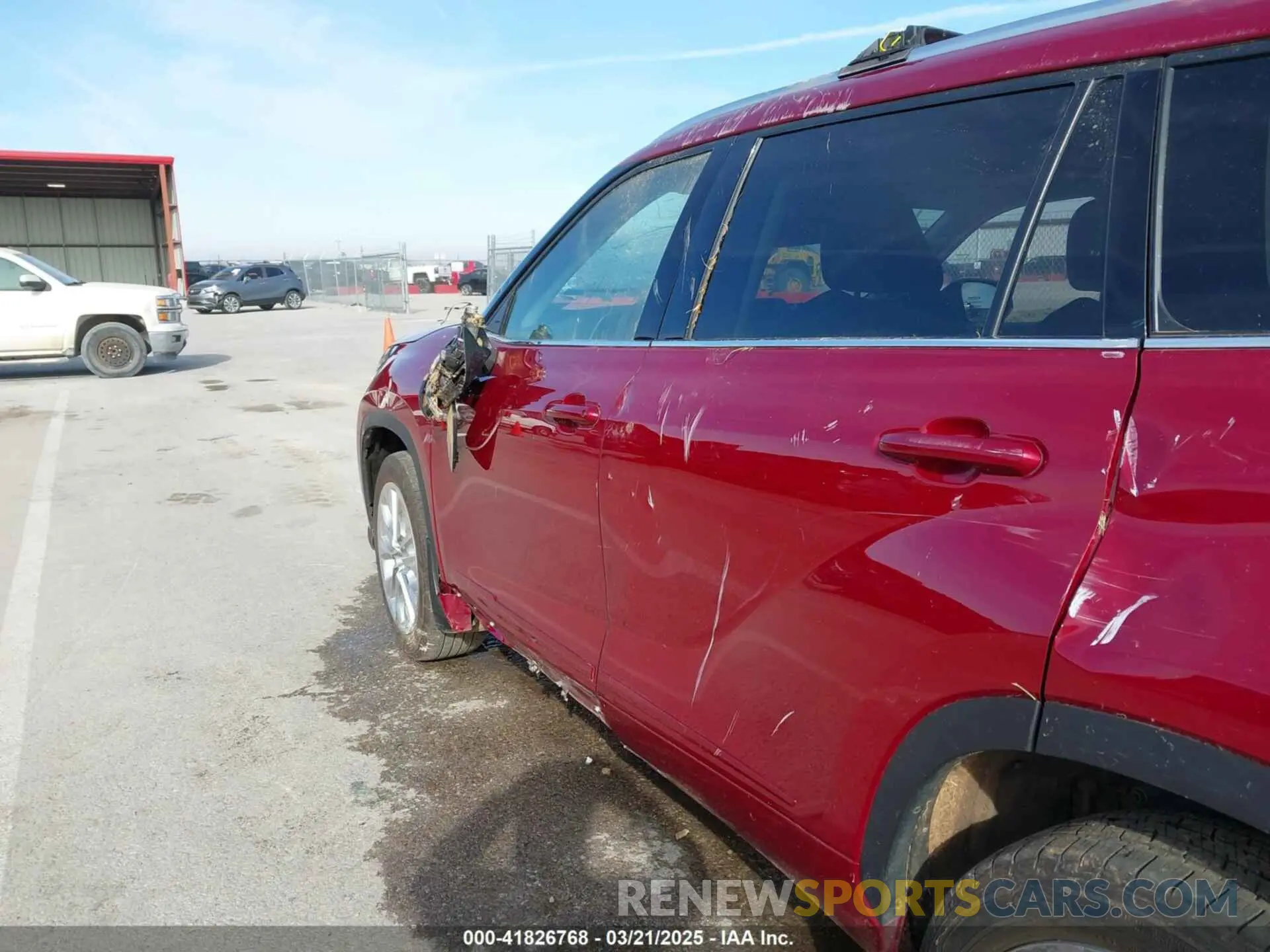 12 Photograph of a damaged car 5TDDZRBHXMS116811 TOYOTA HIGHLANDER 2021