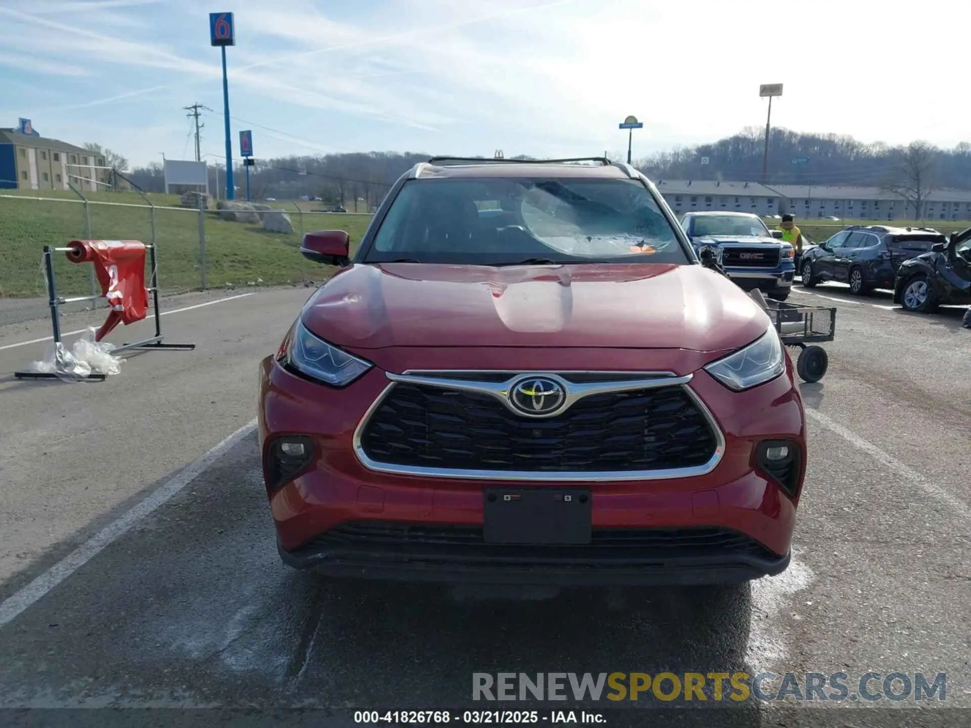 13 Photograph of a damaged car 5TDDZRBHXMS116811 TOYOTA HIGHLANDER 2021