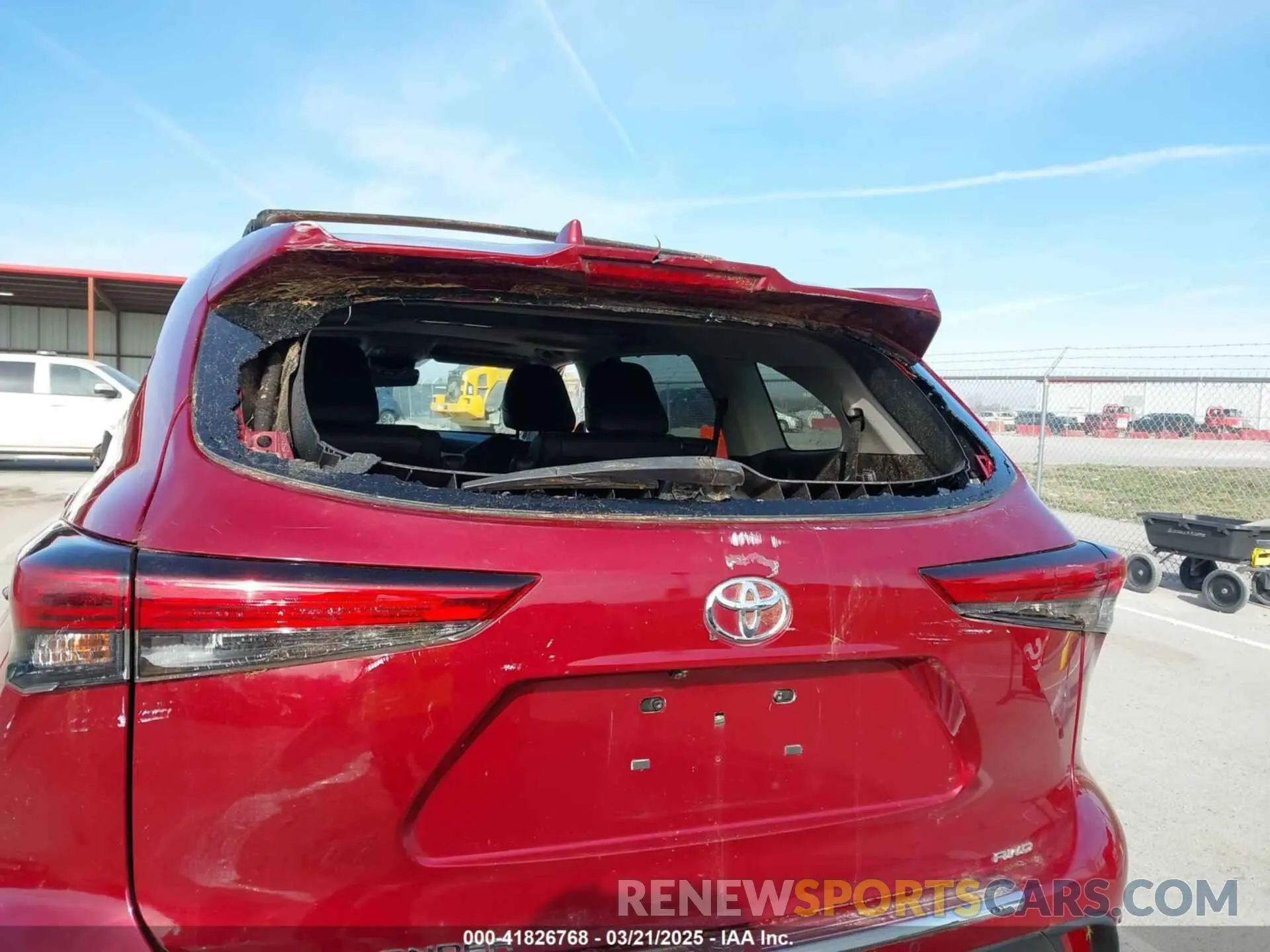 19 Photograph of a damaged car 5TDDZRBHXMS116811 TOYOTA HIGHLANDER 2021