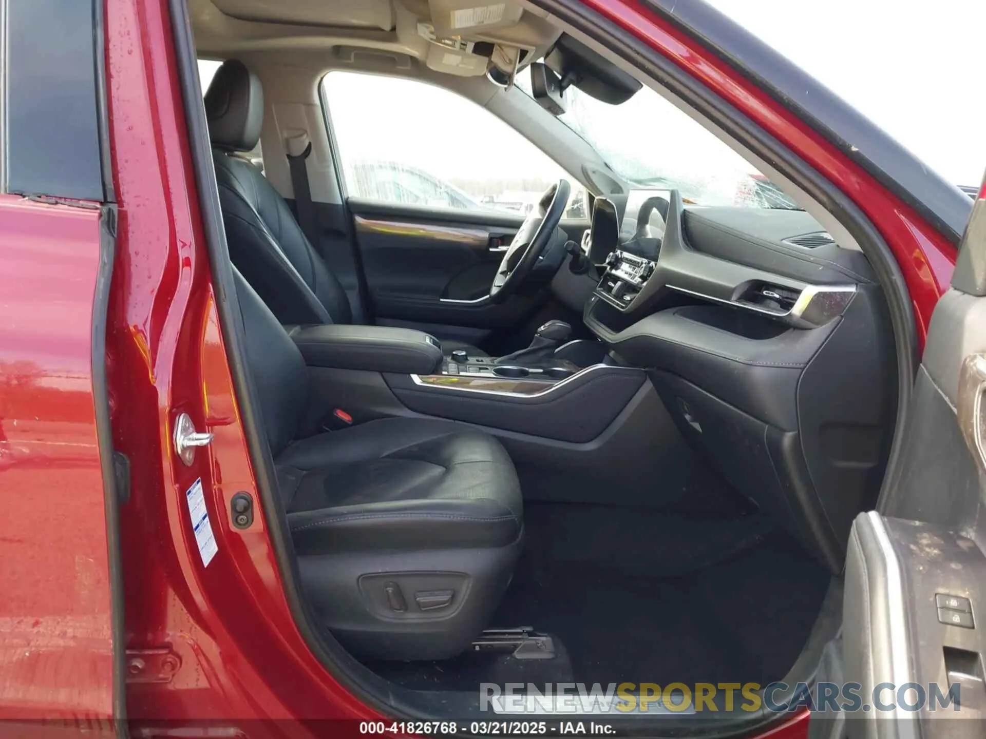 5 Photograph of a damaged car 5TDDZRBHXMS116811 TOYOTA HIGHLANDER 2021
