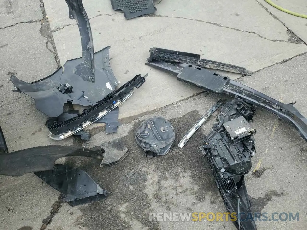 13 Photograph of a damaged car 5TDEBRCH2MS020372 TOYOTA HIGHLANDER 2021
