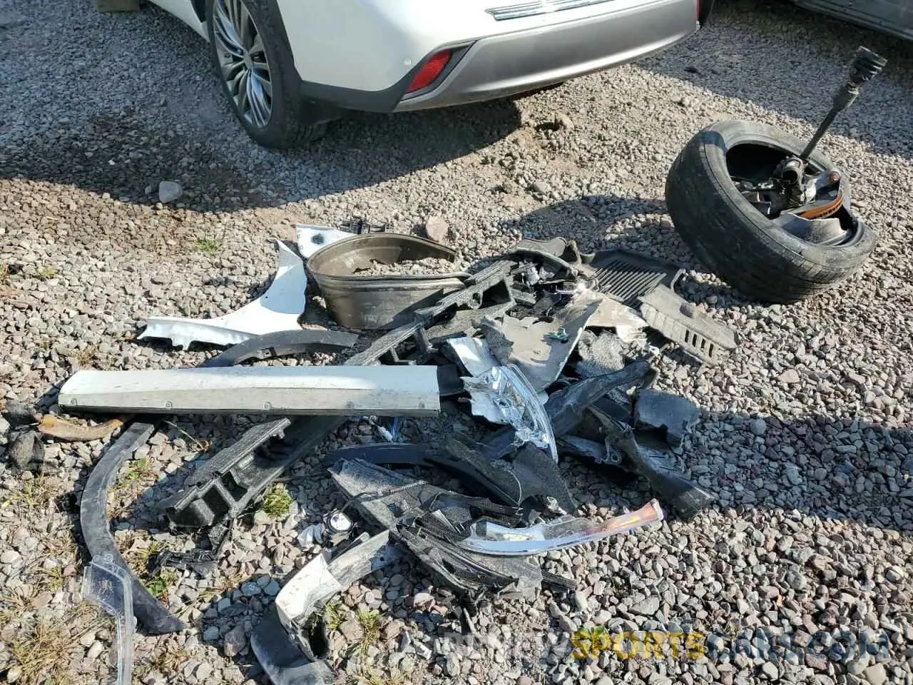 13 Photograph of a damaged car 5TDEBRCH6MS055402 TOYOTA HIGHLANDER 2021