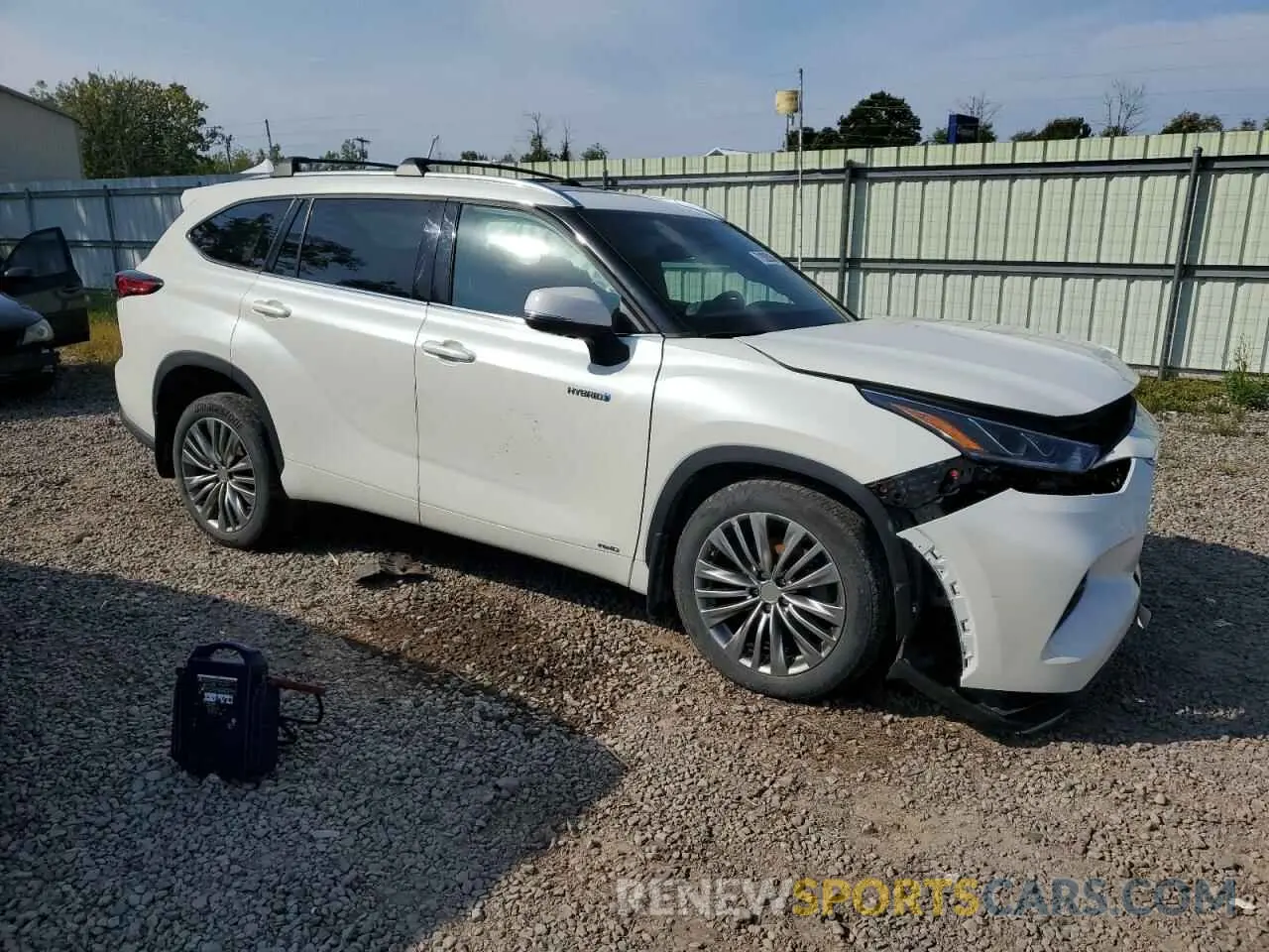 4 Photograph of a damaged car 5TDEBRCH6MS055402 TOYOTA HIGHLANDER 2021