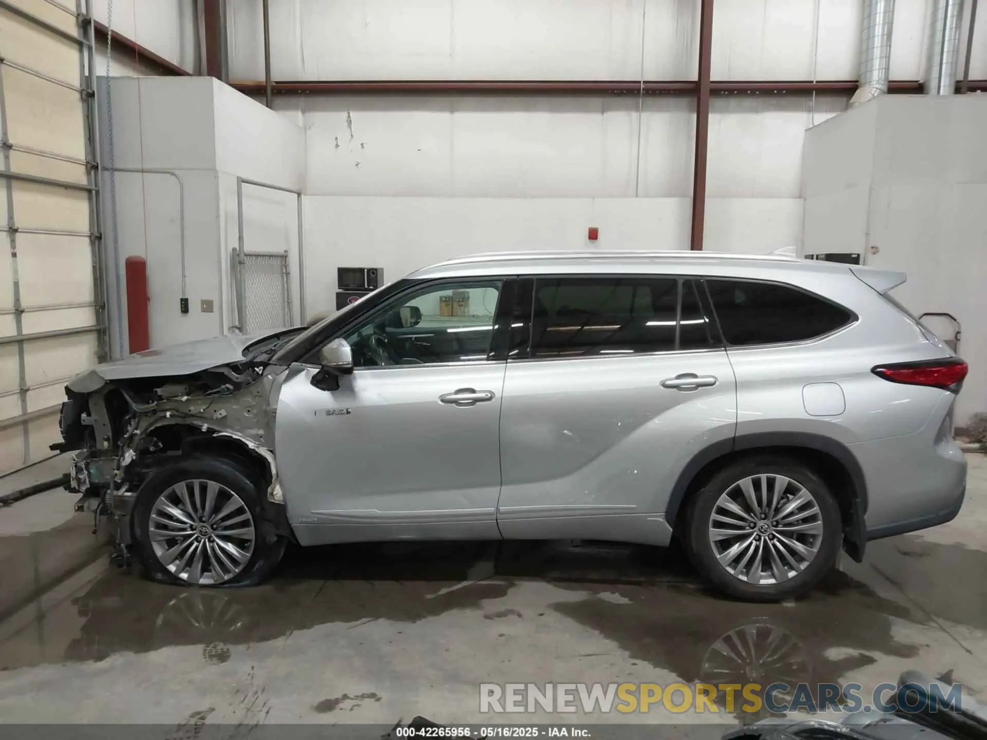 15 Photograph of a damaged car 5TDEBRCH6MS062074 TOYOTA HIGHLANDER 2021