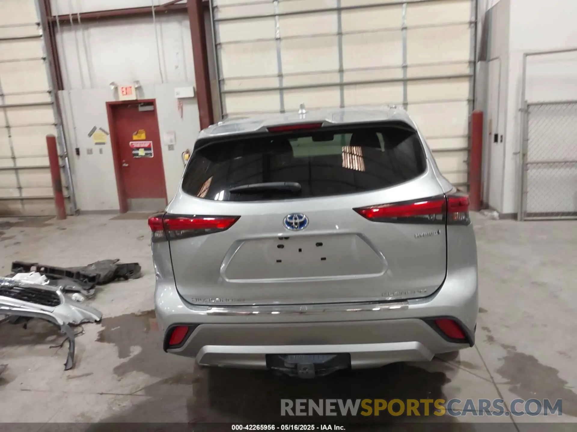 17 Photograph of a damaged car 5TDEBRCH6MS062074 TOYOTA HIGHLANDER 2021