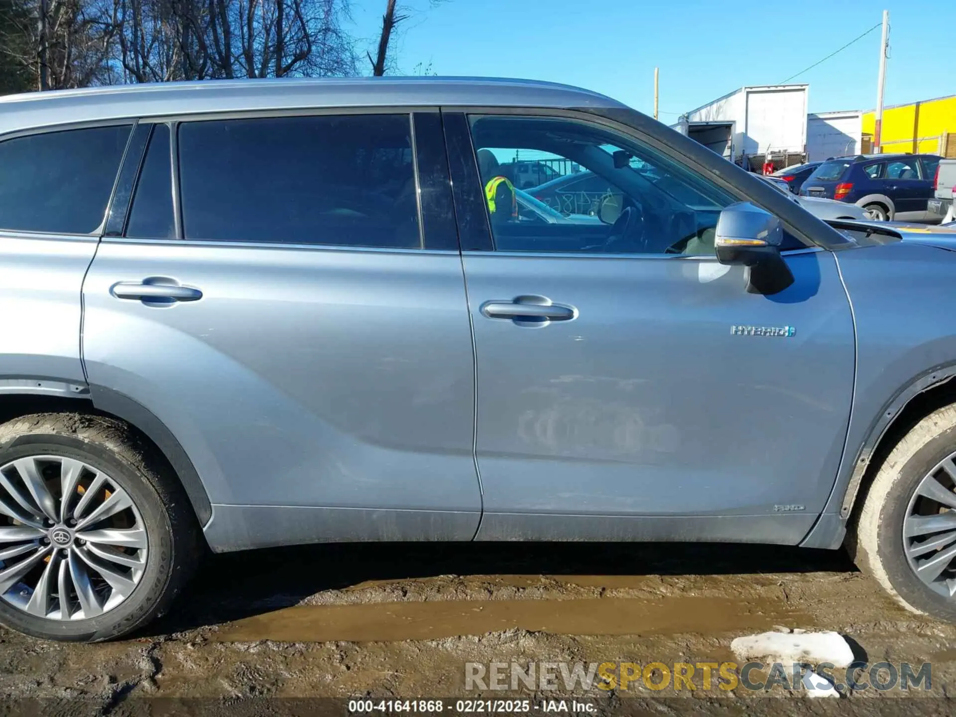 14 Photograph of a damaged car 5TDEBRCH7MS025826 TOYOTA HIGHLANDER 2021