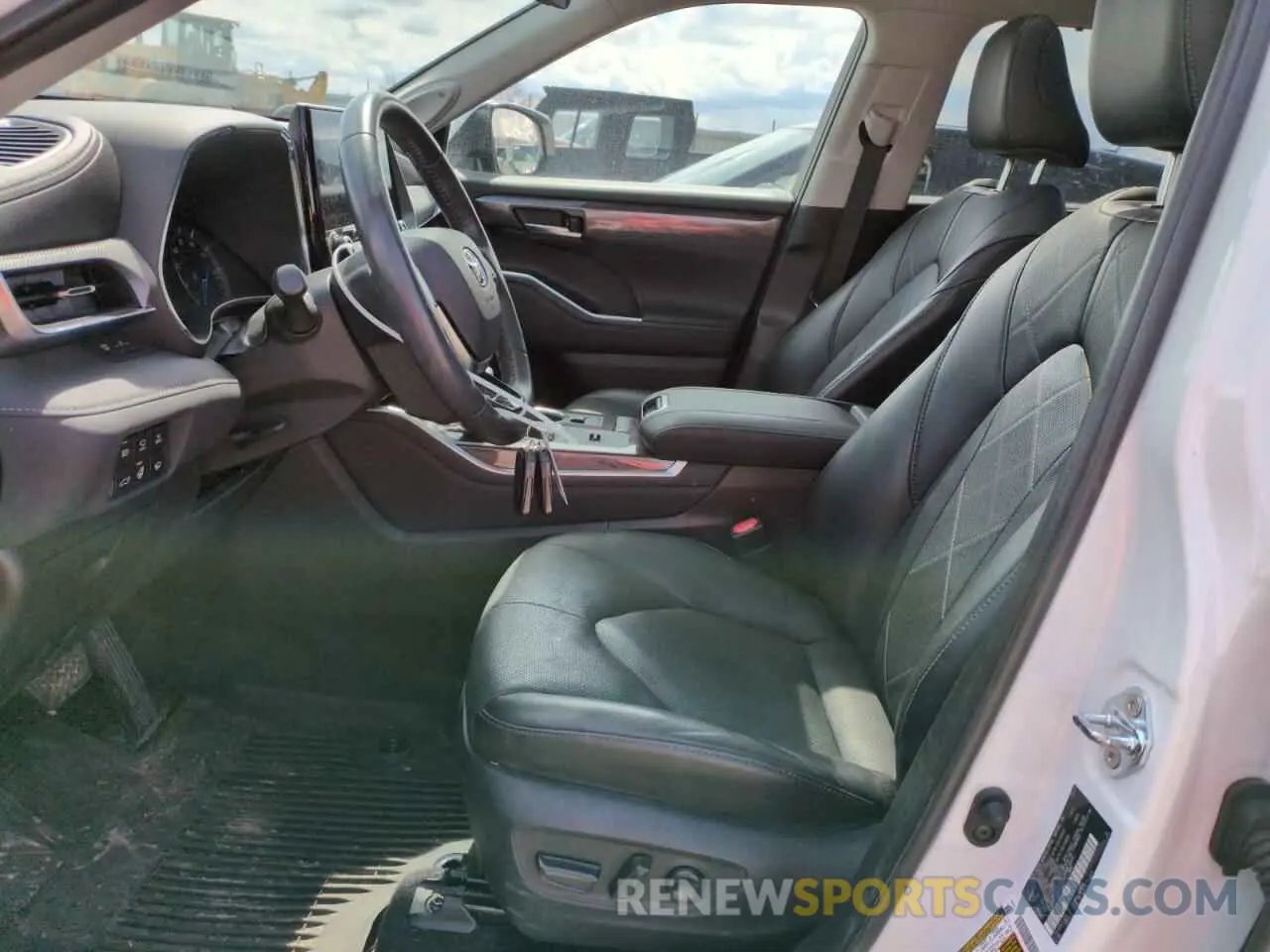 7 Photograph of a damaged car 5TDEBRCH8MS042327 TOYOTA HIGHLANDER 2021