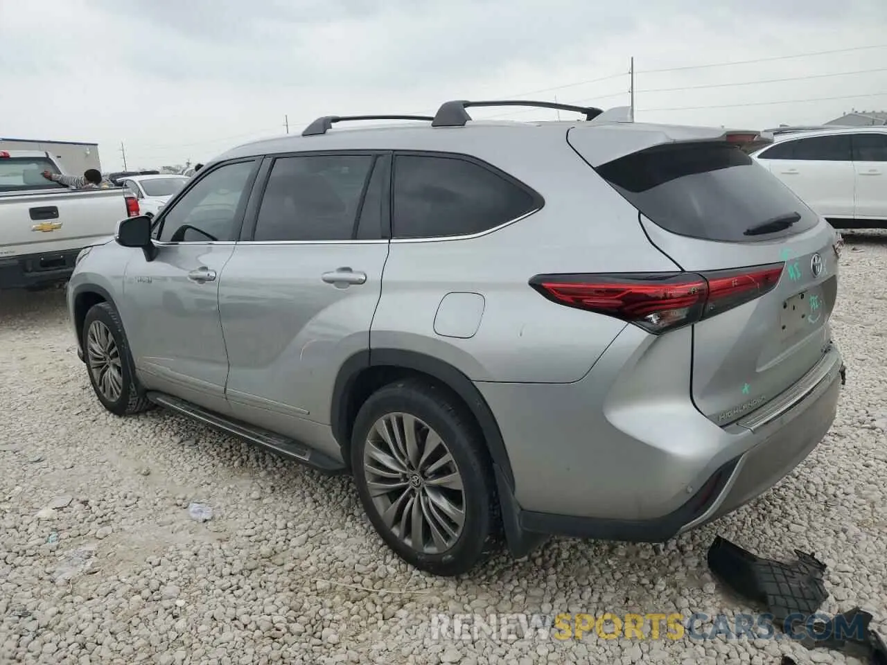 2 Photograph of a damaged car 5TDFARAH5MS004936 TOYOTA HIGHLANDER 2021