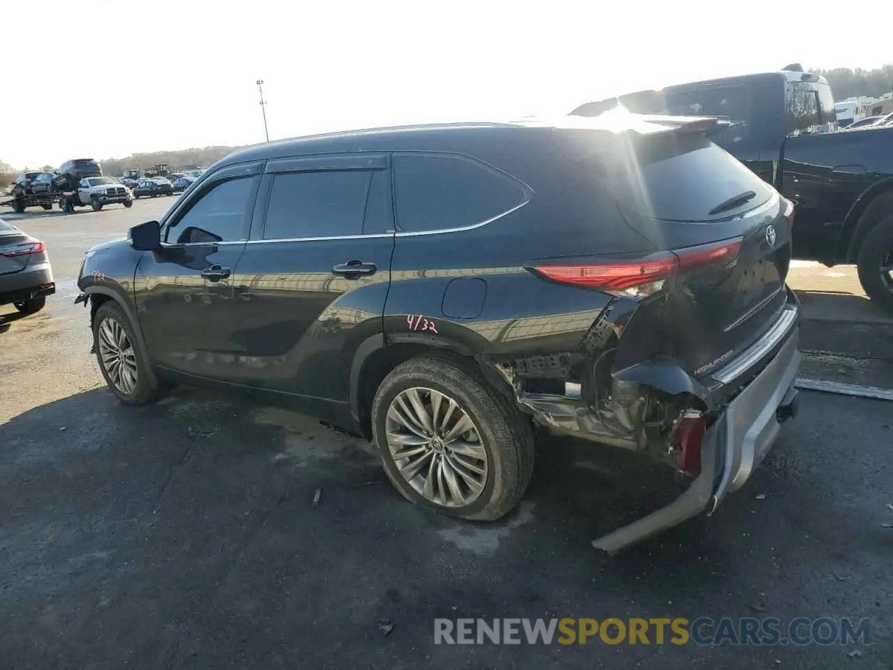 2 Photograph of a damaged car 5TDFZRBH0MS090017 TOYOTA HIGHLANDER 2021