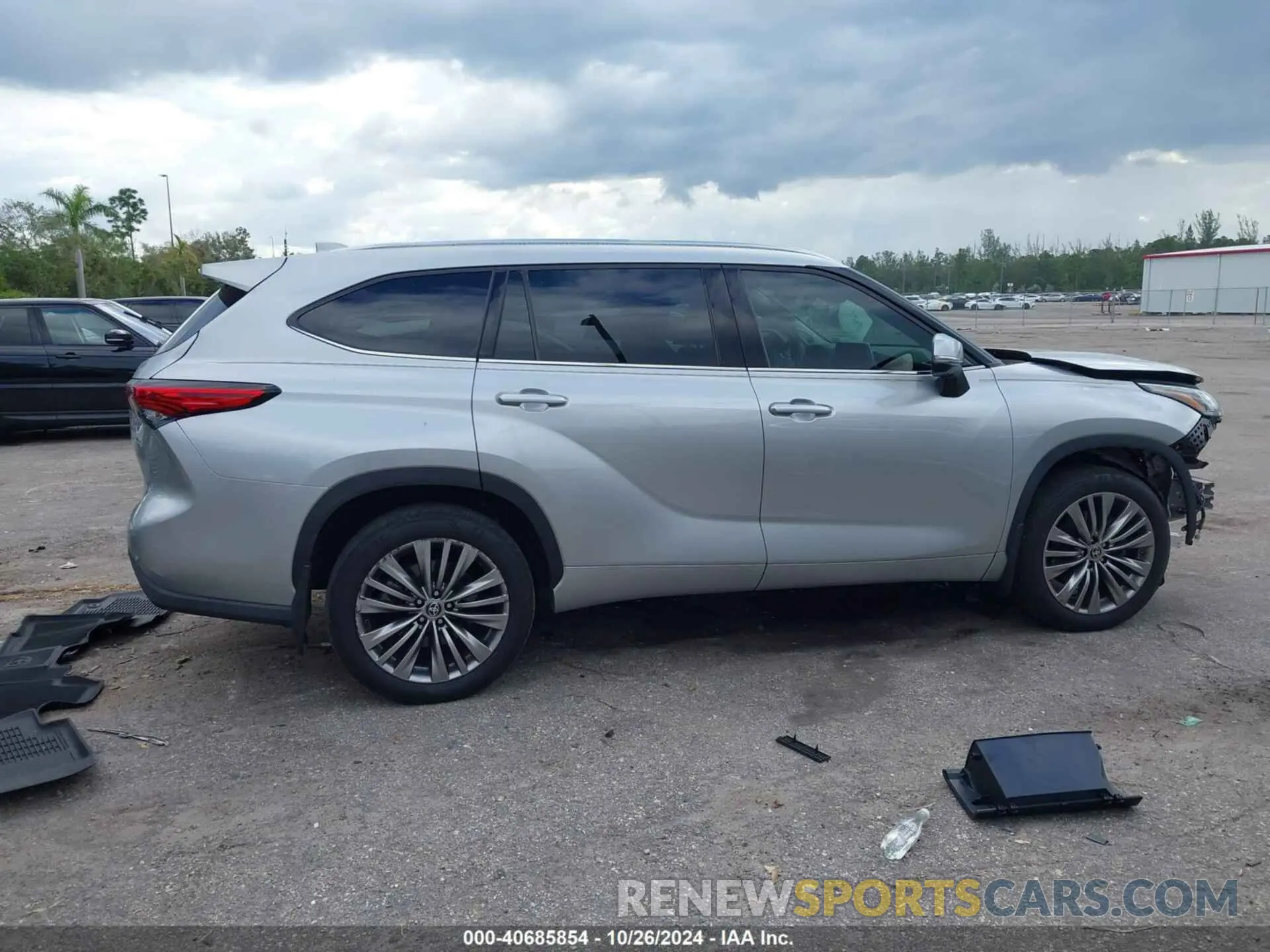 13 Photograph of a damaged car 5TDFZRBH3MS129389 TOYOTA HIGHLANDER 2021