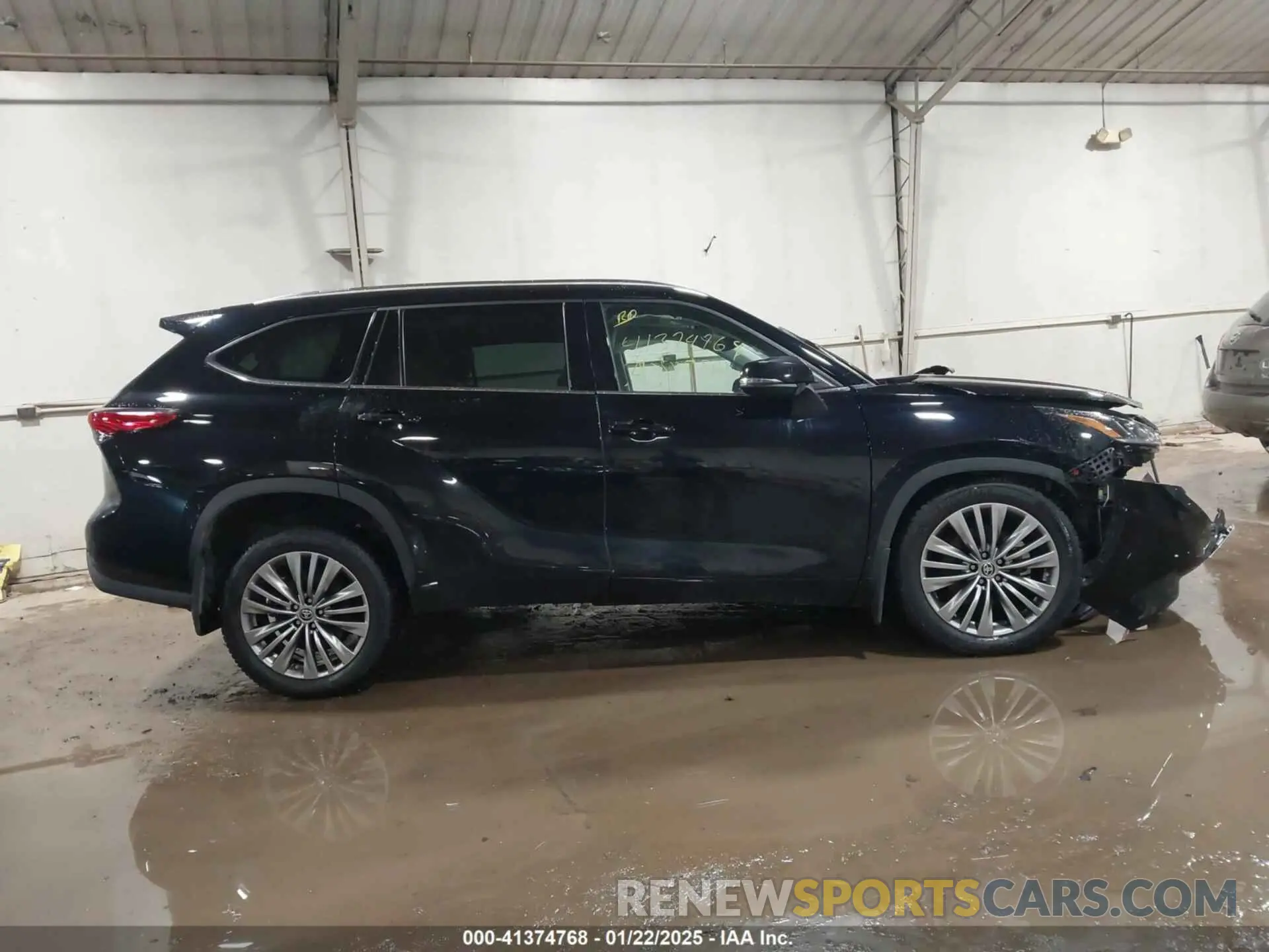 13 Photograph of a damaged car 5TDFZRBH5MS156366 TOYOTA HIGHLANDER 2021