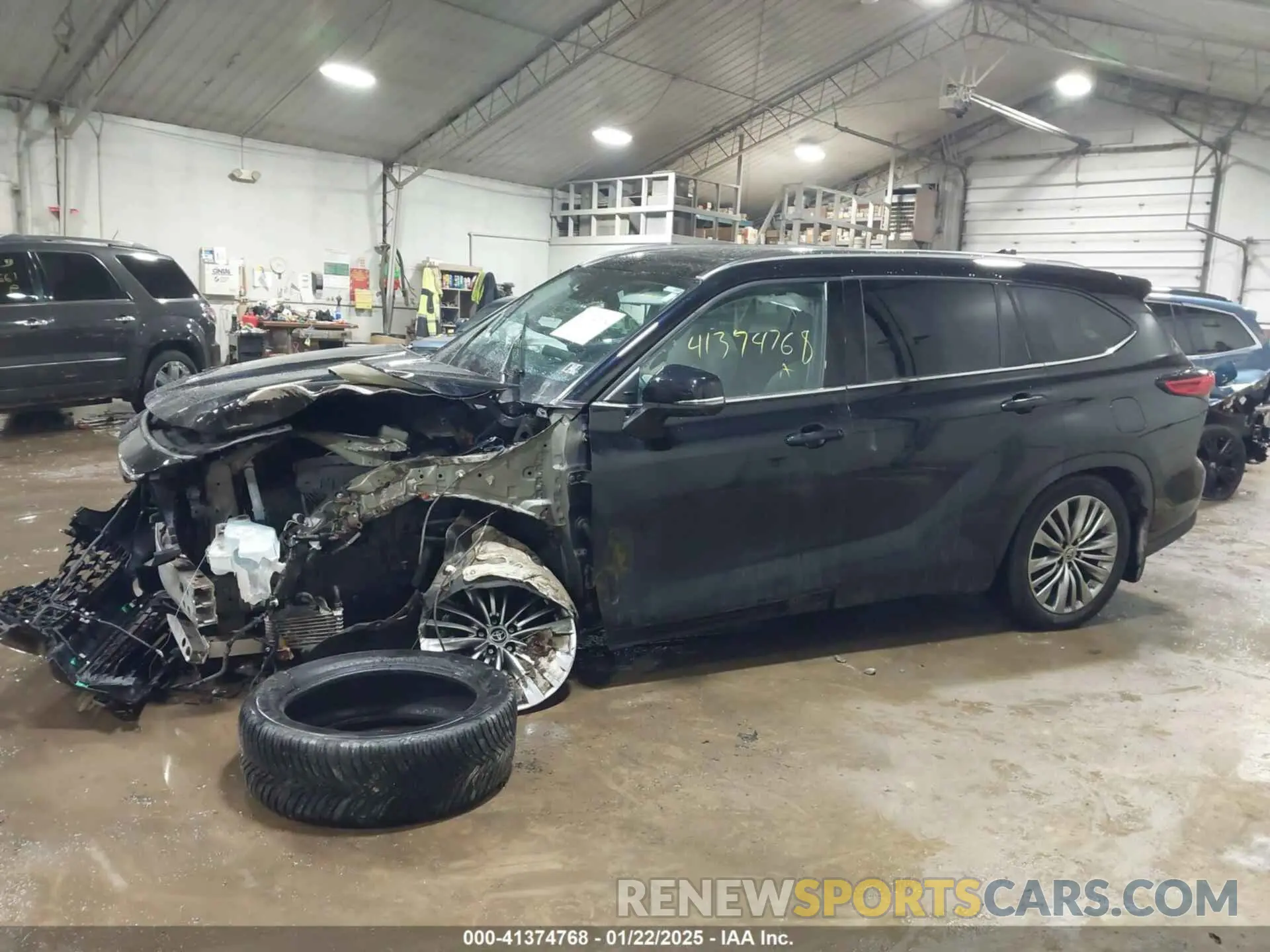 14 Photograph of a damaged car 5TDFZRBH5MS156366 TOYOTA HIGHLANDER 2021