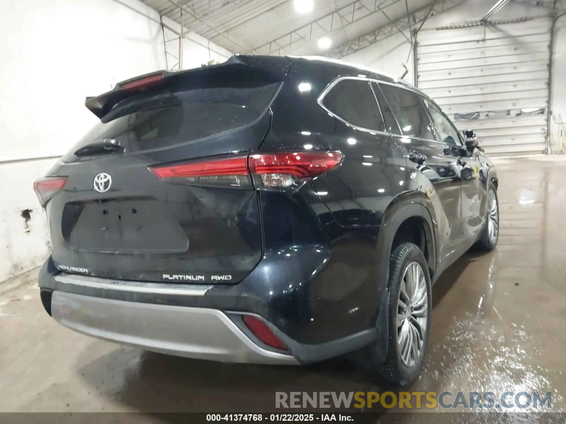 4 Photograph of a damaged car 5TDFZRBH5MS156366 TOYOTA HIGHLANDER 2021