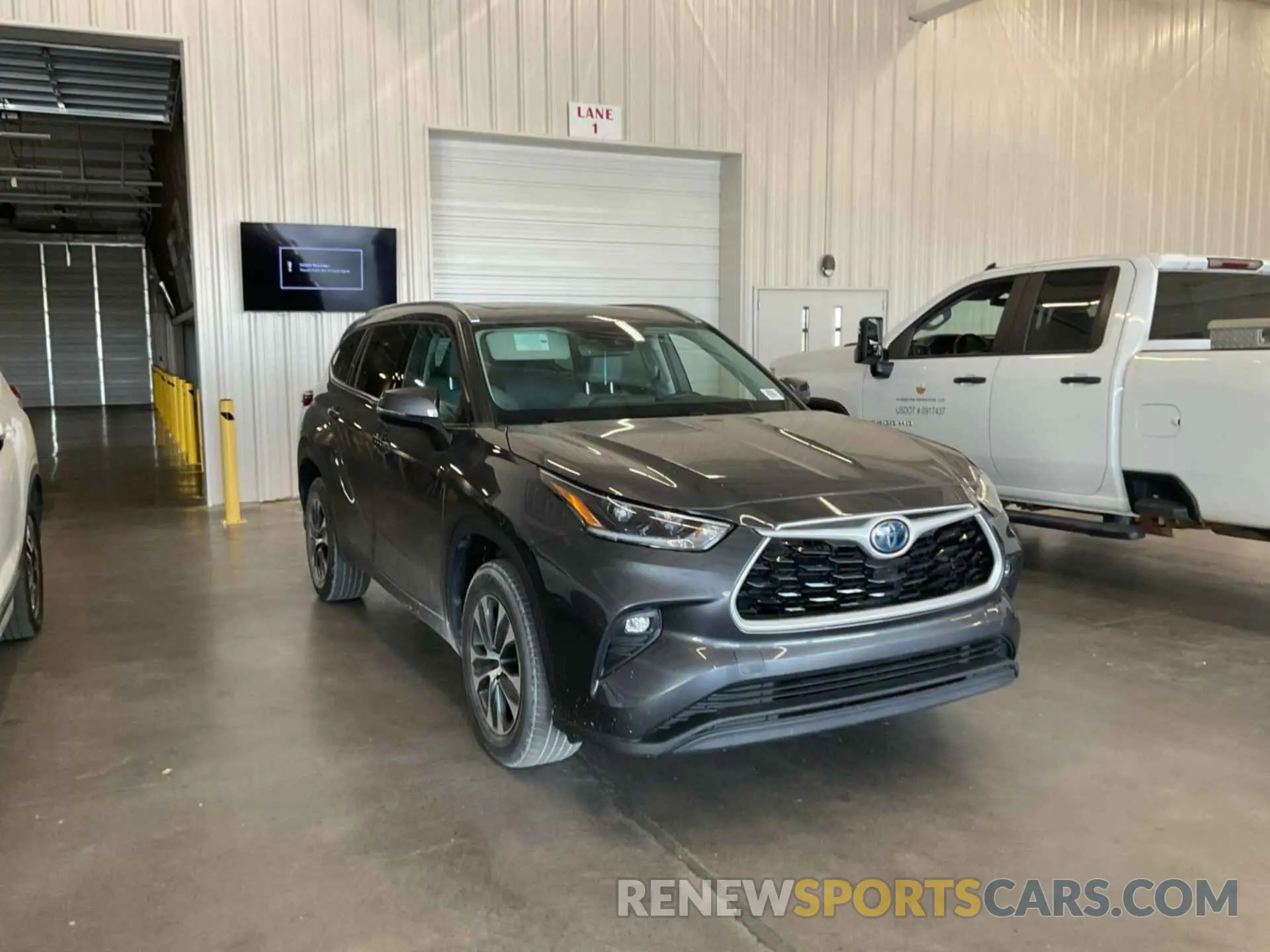 10 Photograph of a damaged car 5TDGARAH2MS506372 TOYOTA HIGHLANDER 2021