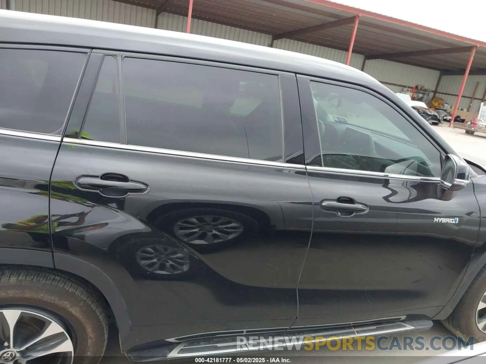 13 Photograph of a damaged car 5TDGARAH6MS504009 TOYOTA HIGHLANDER 2021
