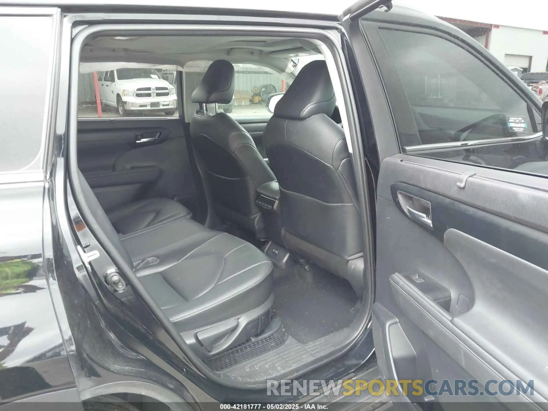 8 Photograph of a damaged car 5TDGARAH6MS504009 TOYOTA HIGHLANDER 2021